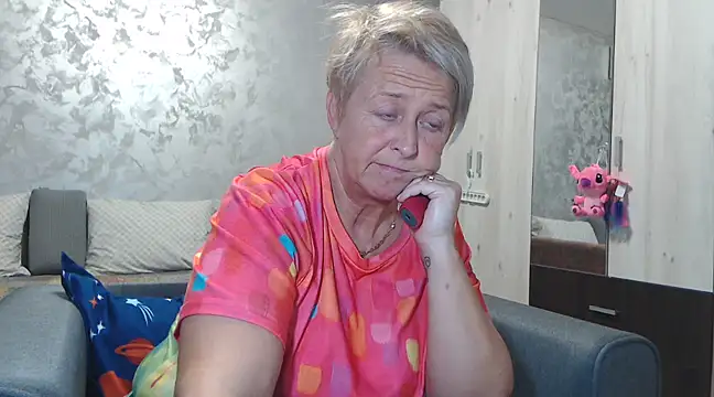 Snapshot of RosesandLillies chatting on February 20, 2025, 6:03 pm RosesandLillies online show from February 20, 2025, 6:03 pm