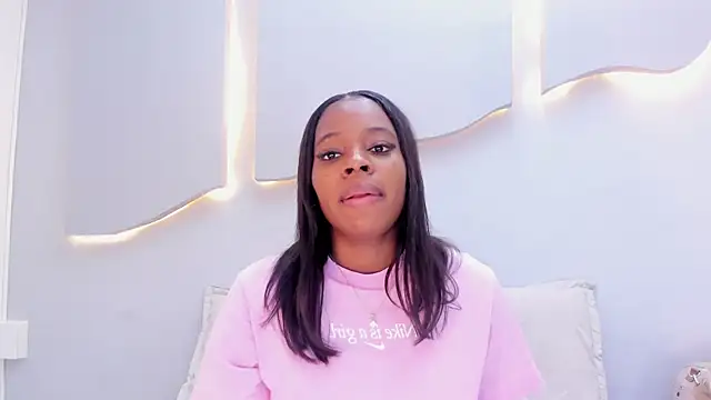 EmilyDiaaz online show from April 12, 2026, 12:19 pm