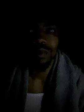 Snapshot of Cruzz003 chatting on January 14, 2026, 5:22 am Cruzz003 online show from January 14, 2026, 5:22 am