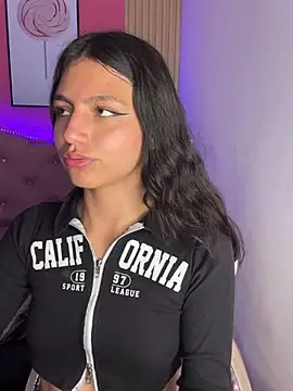 Emily-teen online show from February 23, 2025, 1:21 pm