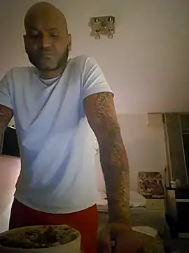 Snapshot of Mrnutella chatting on March 5, 2025, 2:25 am Mrnutella online show from March 5, 2025, 2:25 am