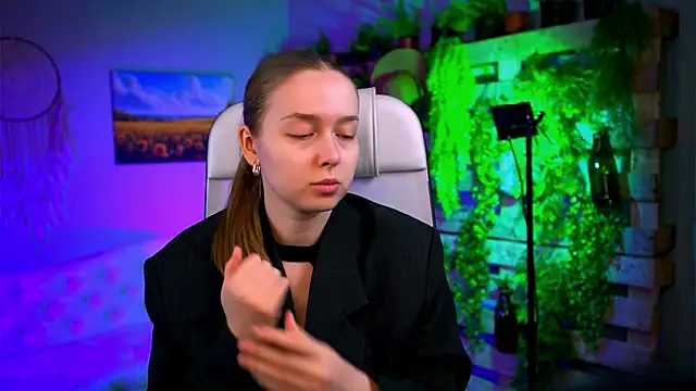 Snapshot of JenniferGraces chatting on February 12, 2026, 11:10 am JenniferGraces online show from February 12, 2026, 11:10 am