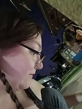 HTXBELLE online show from November 15, 2025, 12:09 pm