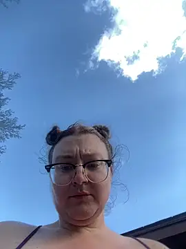 HTXBELLE online show from March 3, 2026, 10:50 pm