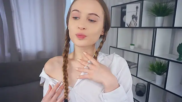 QuennaCoote online show from September 27, 2025, 6:19 am