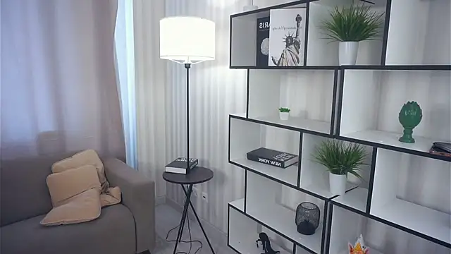 QuennaCoote online show from September 15, 2025, 5:52 am