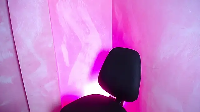 Guxplo  online show from March 10, 2025, 8:23 pm