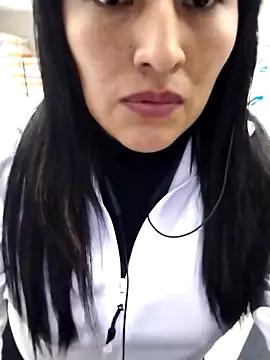 Snapshot of Lobitasexiii chatting on November 4, 2025, 5:44 am Lobitasexiii online show from November 4, 2025, 5:44 am