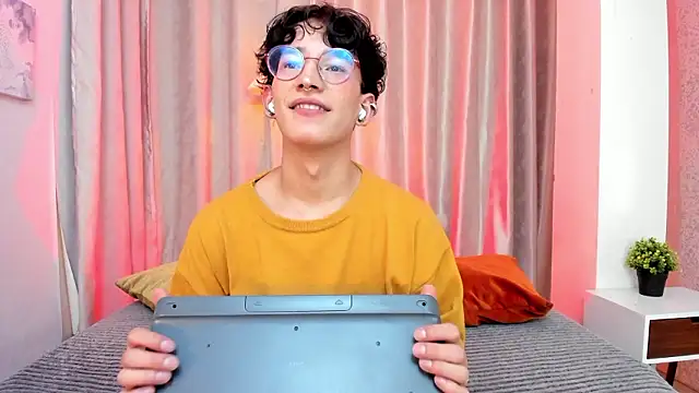 Snapshot of iiangel_ chatting on March 4, 2026, 3:25 am iiangel online show from March 4, 2026, 3:25 am