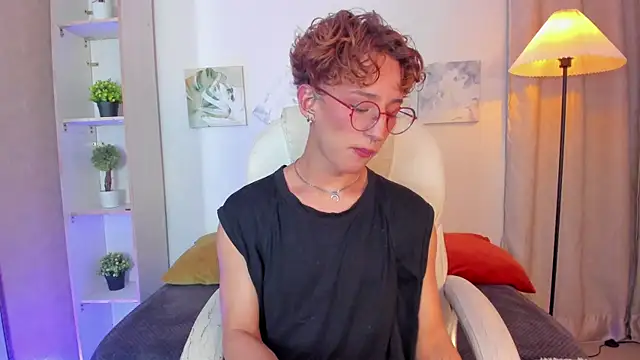 Snapshot of iiangel_ chatting on December 4, 2025, 3:16 am iiangel online show from December 4, 2025, 3:16 am