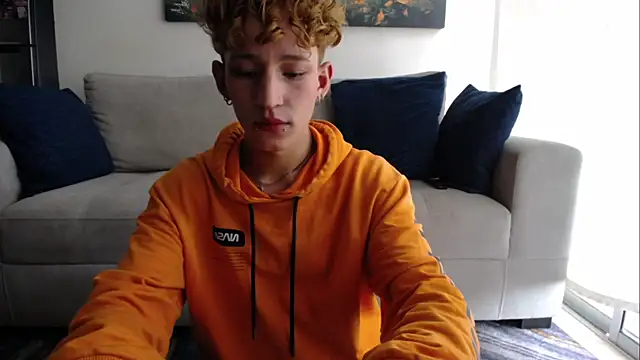 Snapshot of iiangel_ chatting on January 6, 2026, 5:28 pm iiangel online show from January 6, 2026, 5:28 pm