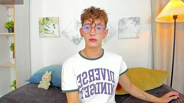 iiangel  online show from November 11, 2025, 3:12 am