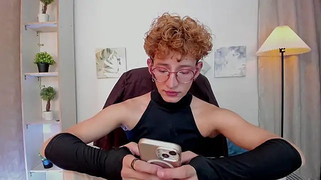 Snapshot of iiangel_ chatting on February 6, 2026, 4:30 am iiangel online show from February 6, 2026, 4:30 am