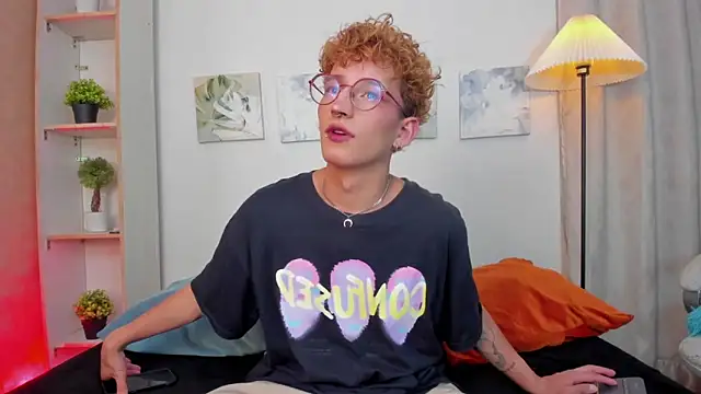 Snapshot of iiangel_ chatting on February 11, 2026, 4:12 am iiangel online show from February 11, 2026, 4:12 am