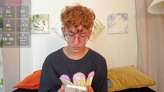 iiangel  online show from November 9, 2025, 4:27 am