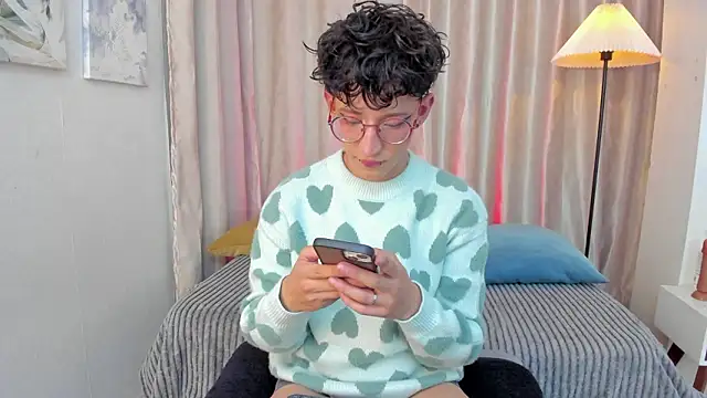 Snapshot of iiangel_ chatting on February 17, 2026, 3:37 am iiangel online show from February 17, 2026, 3:37 am