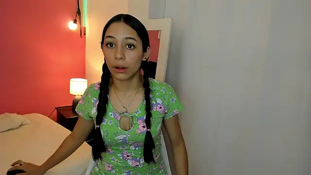 Snapshot of TANIA_06 chatting on March 19, 2025, 11:36 pm TANIA 06 online show from March 19, 2025, 11:36 pm