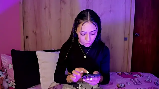 TANIA 06 online show from May 17, 2026, 1:11 pm