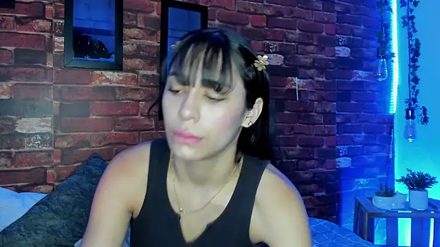 Snapshot of TANIA_06 chatting on September 12, 2025, 1:11 pm TANIA 06 online show from September 12, 2025, 1:11 pm