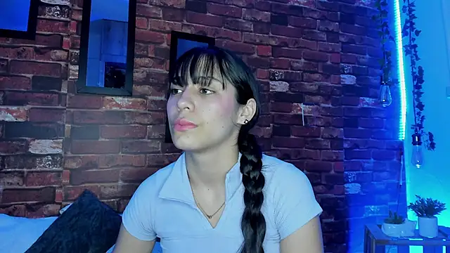 Snapshot of TANIA_06 chatting on September 15, 2025, 11:21 am TANIA 06 online show from September 15, 2025, 11:21 am