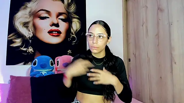Snapshot of TANIA_06 chatting on September 25, 2025, 1:17 pm TANIA 06 online show from September 25, 2025, 1:17 pm