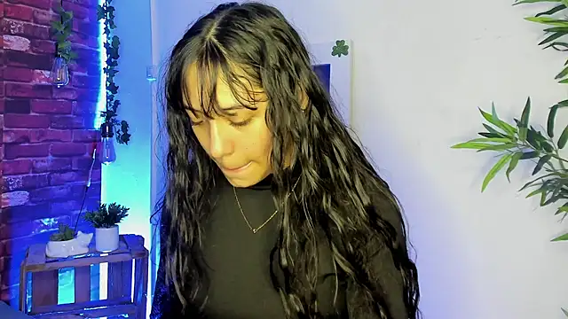 Snapshot of TANIA_06 chatting on September 11, 2025, 1:22 pm TANIA 06 online show from September 11, 2025, 1:22 pm