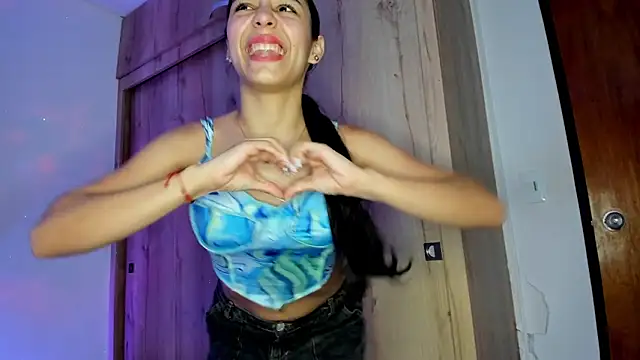 Snapshot of TANIA_06 chatting on October 3, 2025, 1:45 pm TANIA 06 online show from October 3, 2025, 1:45 pm