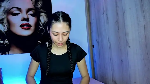 Snapshot of TANIA_06 chatting on October 5, 2025, 1:24 pm TANIA 06 online show from October 5, 2025, 1:24 pm