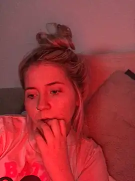 Snapshot of Blondie_Sofia_Essexbabe chatting on February 15, 2026, 10:52 pm Blondie Sofia Essexbabe online show from February 15, 2026, 10:52 pm