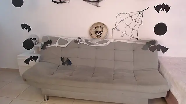 emily-777 online show from October 31, 2025, 10:23 am