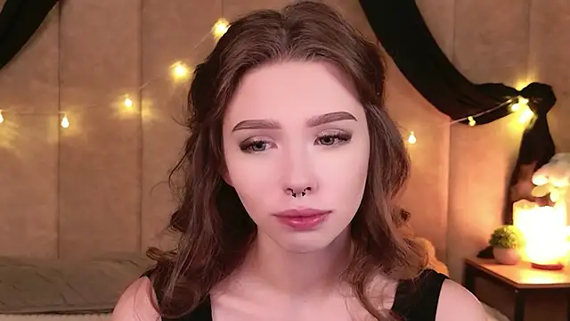 Snapshot of Sierra_Fane chatting on November 8, 2025, 5:55 am Sierra Fane online show from November 8, 2025, 5:55 am