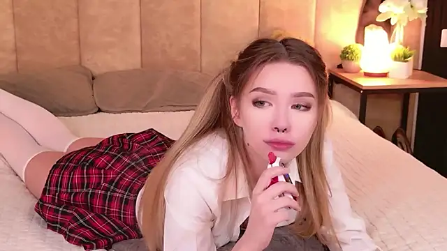 Snapshot of Sierra_Fane chatting on November 22, 2025, 10:58 am Sierra Fane online show from November 22, 2025, 10:58 am