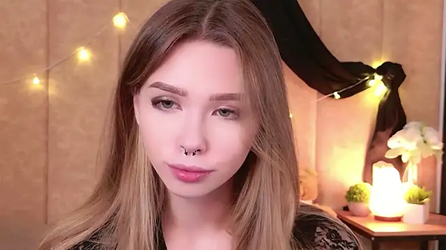 Snapshot of Sierra_Fane chatting on November 21, 2025, 10:58 am Sierra Fane online show from November 21, 2025, 10:58 am