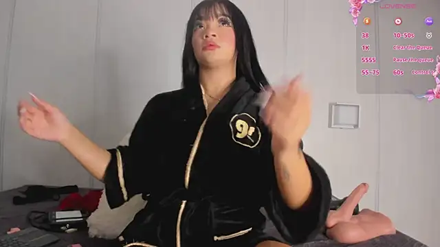 sasha riverss online show from September 23, 2025, 7:43 pm