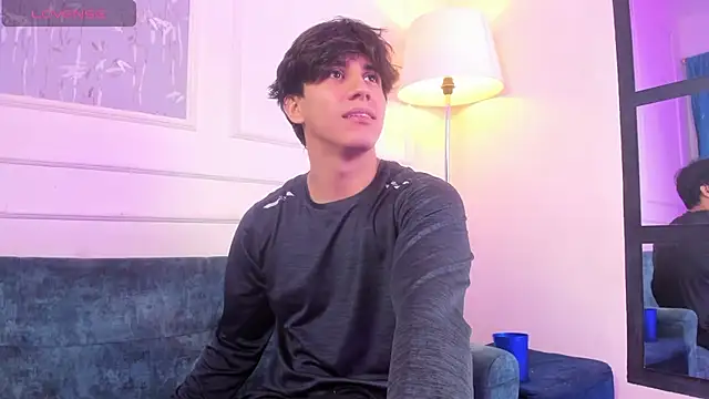 Allex Cano online show from April 12, 2026, 8:34 pm