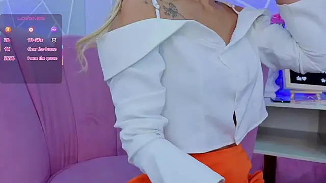 EmmyCortez online show from September 20, 2025, 11:48 am