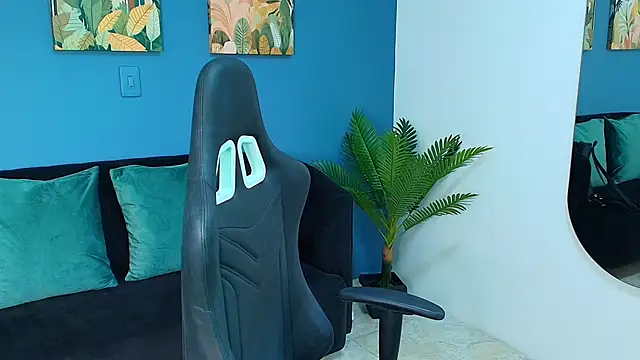 Snapshot of Zamira_Taylor chatting on September 19, 2025, 4:27 am Zamira Taylor online show from September 19, 2025, 4:27 am