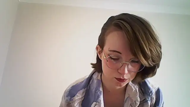 Elise Nyx online show from November 5, 2025, 11:57 am