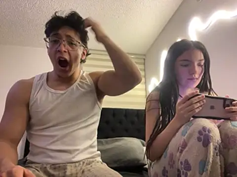 DesireLuxe online show from April 17, 2026, 6:38 am