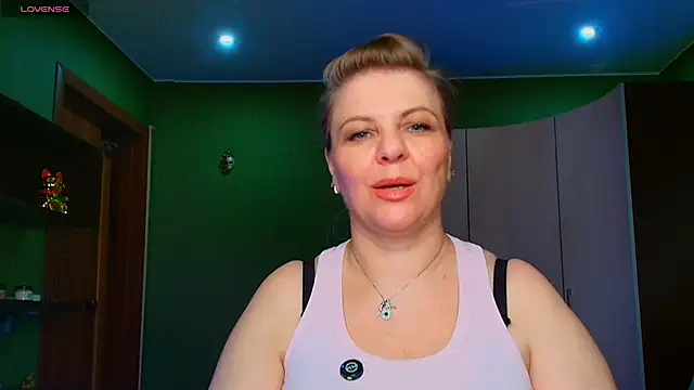 VeronikawGold online show from May 20, 2026, 6:49 pm
