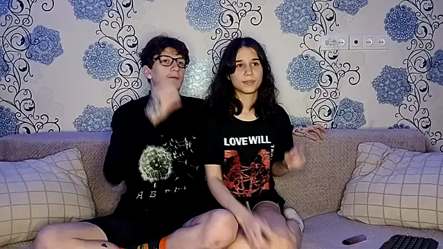 baby lesi online show from December 22, 2025, 6:41 pm