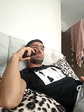 Snapshot of andreiiiii2025 chatting on December 1, 2025, 11:55 am andreiiiii2025 online show from December 1, 2025, 11:55 am