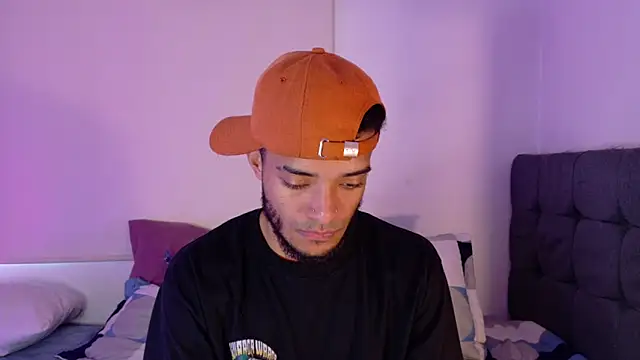 eross chipre  online show from April 22, 2026, 10:27 pm