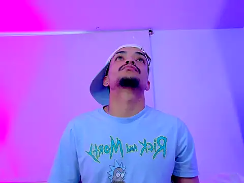 Snapshot of eross_chipre_ chatting on November 18, 2025, 10:24 pm eross chipre online show from November 18, 2025, 10:24 pm