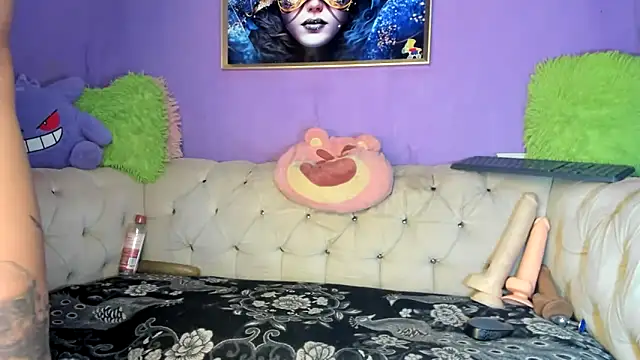 amydelahozgomez online show from November 12, 2025, 3:32 am