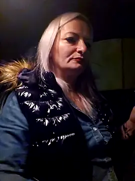 Snapshot of LadyTouch chatting on April 4, 2026, 7:09 pm LadyTouch online show from April 4, 2026, 7:09 pm