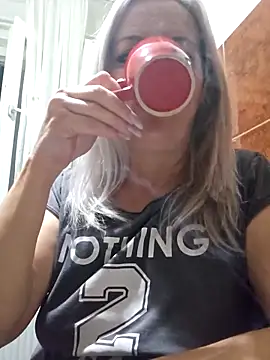 Snapshot of LadyTouch chatting on April 6, 2026, 7:15 pm LadyTouch online show from April 6, 2026, 7:15 pm