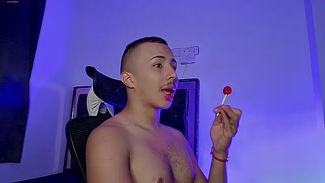 Snapshot of Donathoo1 chatting on February 19, 2026, 11:56 pm Donathoo1 online show from February 19, 2026, 11:56 pm