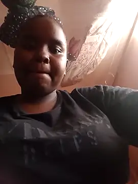 Snapshot of Chubby-Lelah chatting on February 26, 2025, 1:11 pm Chubby-Lelah online show from February 26, 2025, 1:11 pm