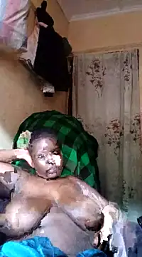 Snapshot of Chubby-Lelah chatting on February 21, 2025, 12:17 pm Chubby-Lelah online show from February 21, 2025, 12:17 pm